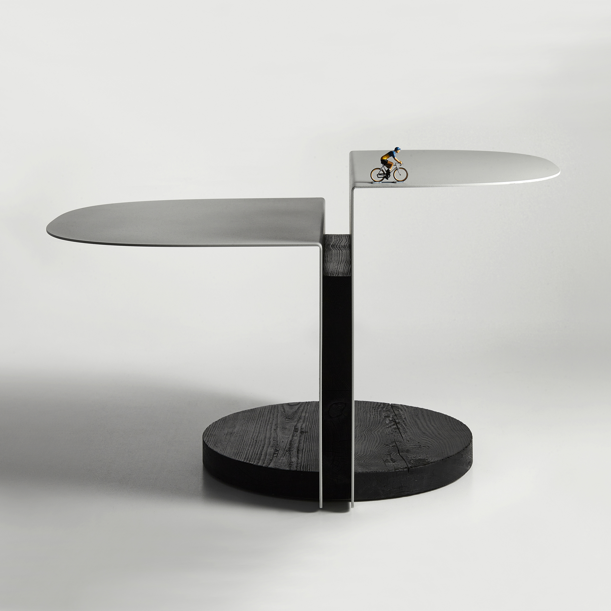 PODIUM coffee table